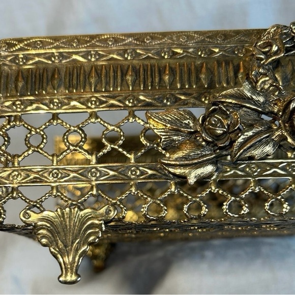 Vintage Footed Tissue Box Holder - Picture 4 of 8